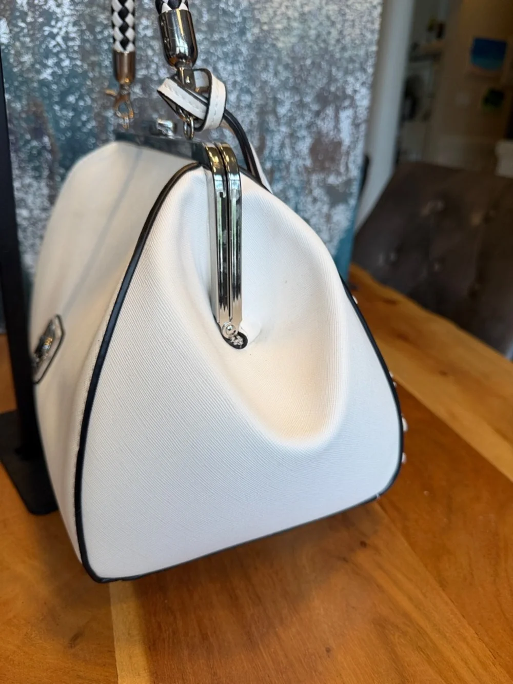 Catherine Malandrino Coquette Floral Appliqué Satchel Ivory/Tan (VGUC) - Picture 10 of 17